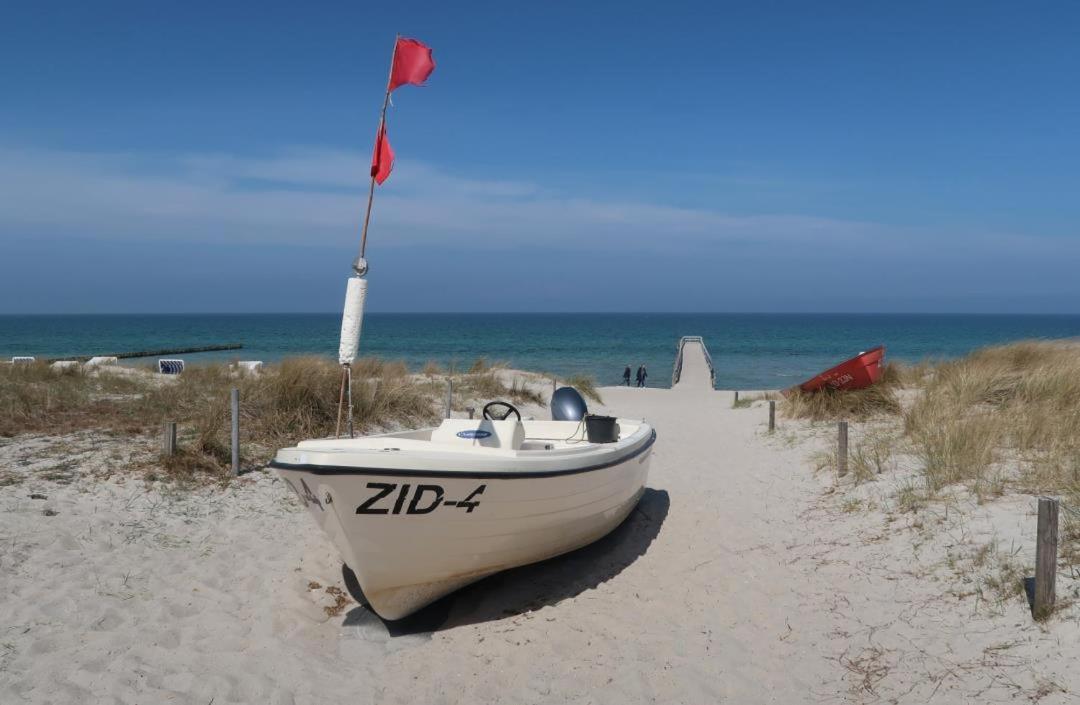 Wohnung 9 Meer-Ruhe Im Haus Stranddistel Komfortable Ferienwohnung Im 1 Og Fuer 4 Personen In Zingst Bagian luar foto