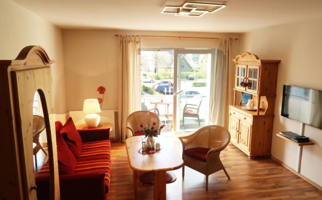 Wohnung 9 Meer-Ruhe Im Haus Stranddistel Komfortable Ferienwohnung Im 1 Og Fuer 4 Personen In Zingst Bagian luar foto